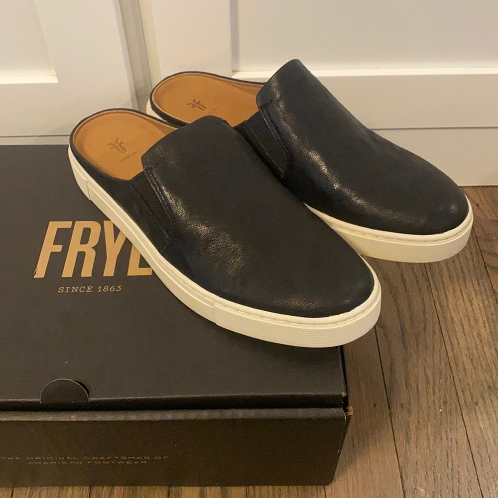 New Frye Black Ivy Mule Slides Slip on Sneakers Sz 7